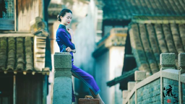 Ancient Water Town Wuzhen Tour: Golden Hours & Night Lights