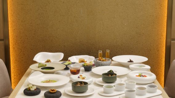 LUBUDS | El maestro Shao de Fengshen | Trip.com x Yuan | Restaurante moderno de cocina vegetariana innovadora | Paquete de degustación invernal de ocho platos