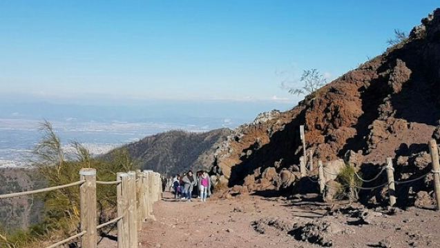 Herculaneum & Mount Vesuvius: Skip The Line Ticket + Roundtrip from Naples