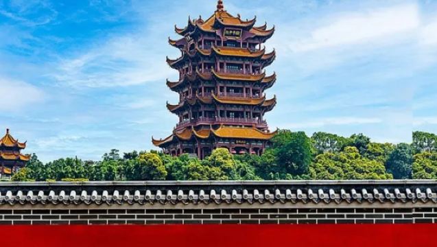 [Pakej Kumpulan Kecil 2-6 Orang (7 Tempat Duduk)] Menara Bangau Kuning + Lawatan Masuk Universiti Wuhan + Muzium Wilayah + Tasik Donghu