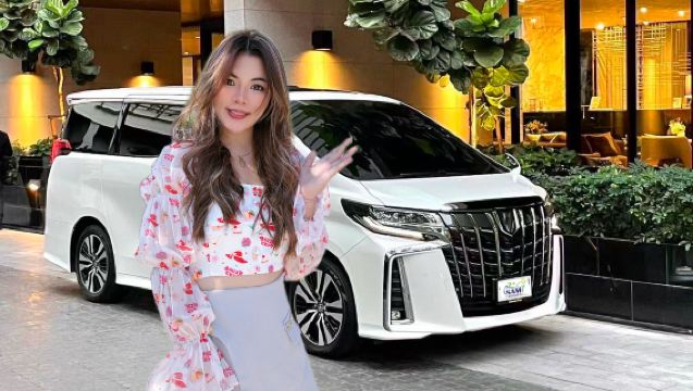 บริการรถรับส่งส่วนตัวจากสนามบินภูเก็ตไปยังโรงแรมในภูเก็ต (เที่ยวเดียว) มีให้เลือกหลายประเภทรถ เช่น Alphard และ Hiace รวมค่าบริการทั้งหมดแล้ว