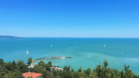 Sewaan Peribadi Budapest Pergi-Balik: Tasik Balaton + Semenanjung Tihany Lawatan Sehari
