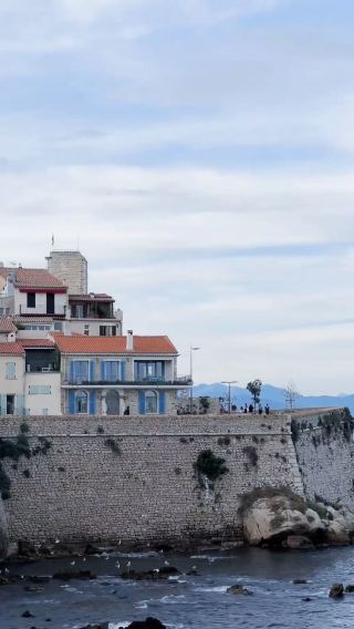 French Riviera tour | Depart from Nice - Antibes + Saint Paul de Vence 1-day tour small group