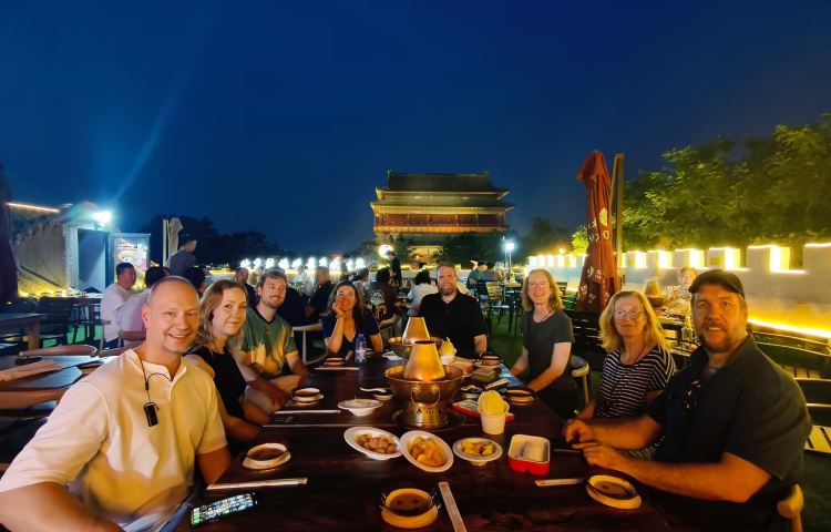 Beijing Night Tour: Old Hutongs Walk & Food Discovery