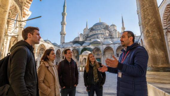 イスタンブール：スルタンアフメト・モスク、グランドバザールとスレイマニエ・モスクのガイドツアー