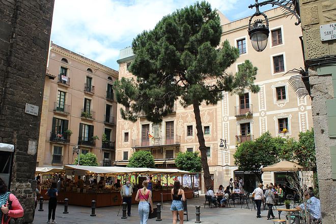 BARCELONA: GOTHIC QUARTER AND RAMBLAS WALKING TOUR+BOAT TRIP