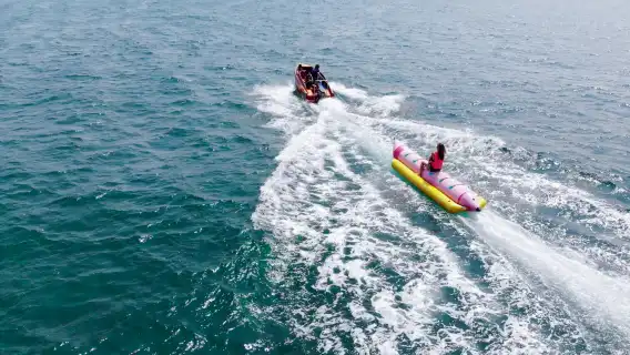 從曼谷出發:芭達雅海島之旅 (含海灘活動及空拍照片)