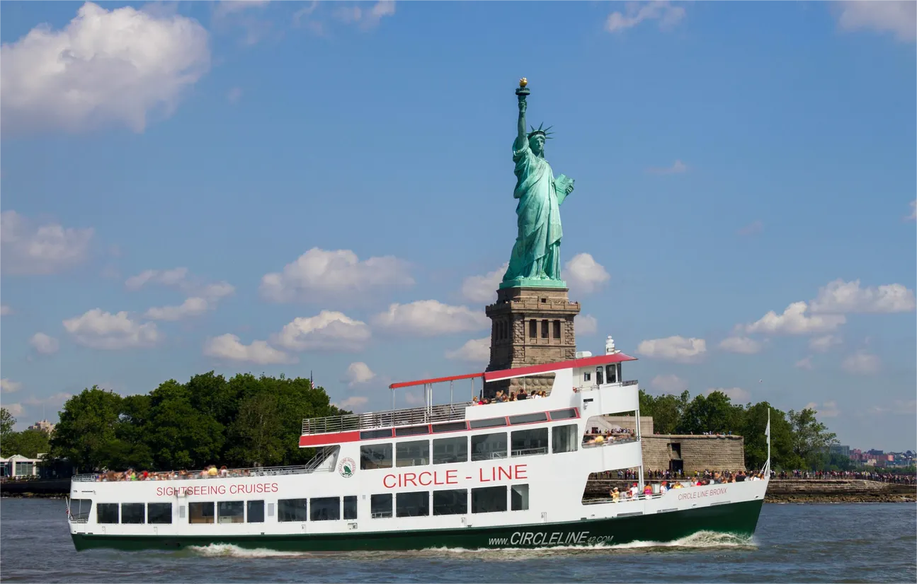 US New York landmark sightseeing cruise (optional night tour/loop cruise/senior guide)
