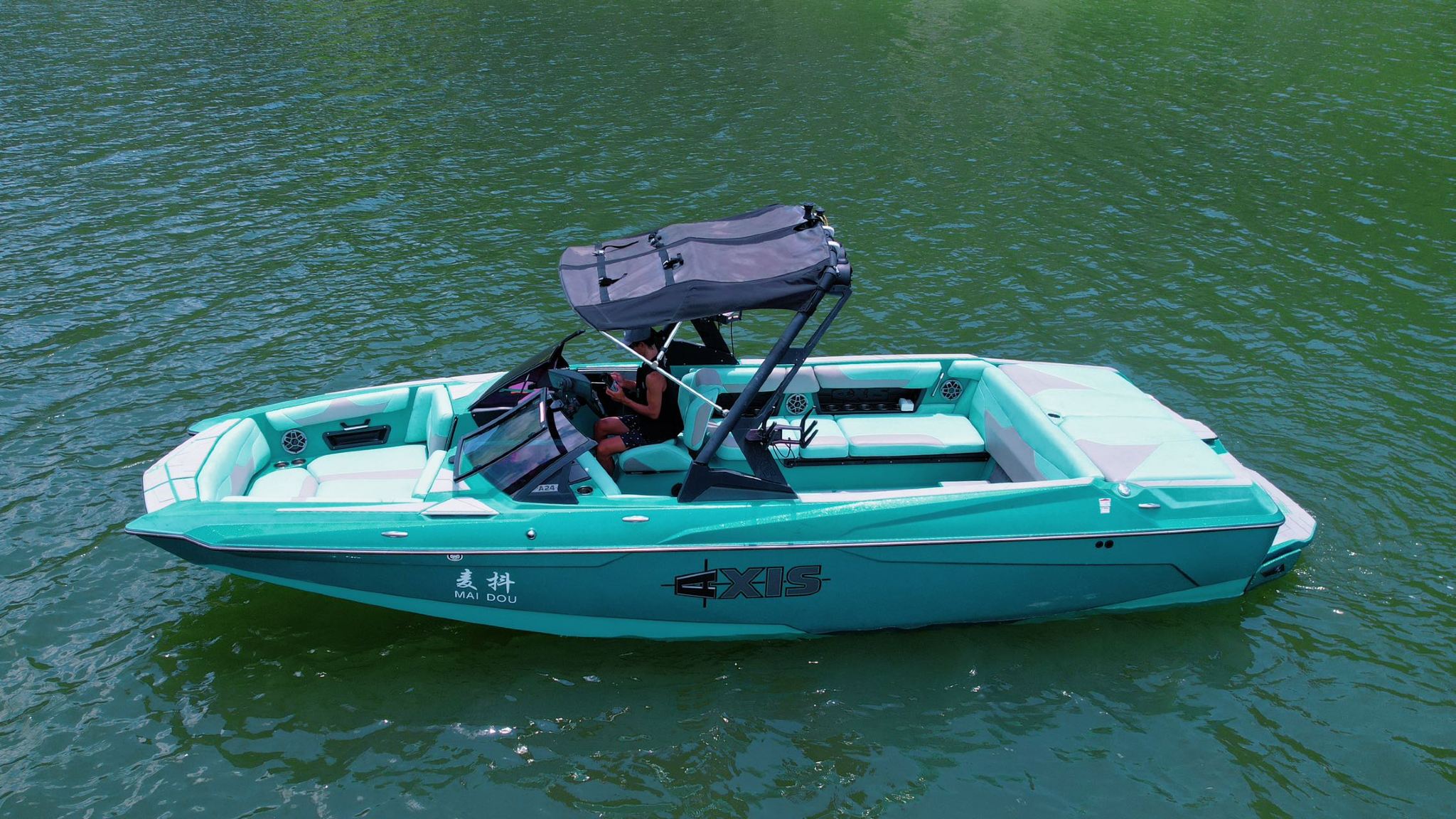 浙江杭州千島湖極限流尾波衝浪包船體驗【專業造浪艇+全程教練指導+零基礎解鎖衝浪】