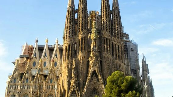 ซากราดา ฟามิเลีย: ตั๋วเข้าชมแบบไม่ต้องต่อคิว + ทัวร์พร้อมไกด์