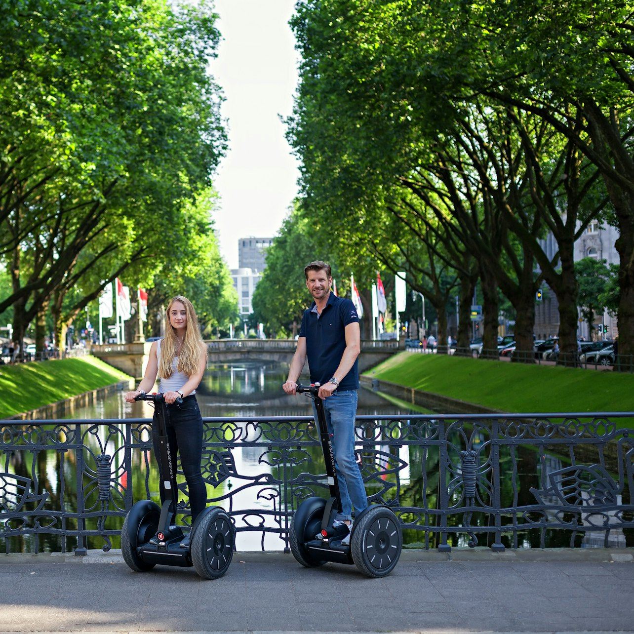 Düsseldorf: Stadt- und Rhein-Rundfahrt XXL