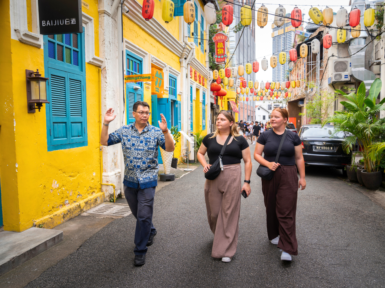 Kuala Lumpur Chinatown Delights Tea, Guan Di Temple and Michelin Eats - Share Tour Option