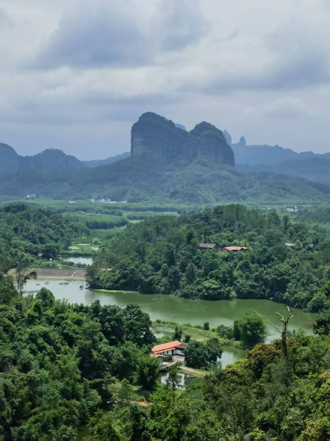 Excursión de un día a la montaña Danxia, el pico Zhanglao y la roca Yinyuan en Shaoguan, Guangdong, con servicio en inglés