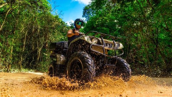 Aventura en cuatrimoto con tirolesas en el cenote de Playa del Carmen