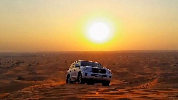 Safari nel deserto di Dubai nel deserto rosso