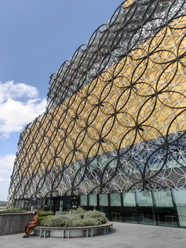 英國伯明翰吉百利巧克力世界+伯明翰中央圖書館+莎士比亞故居一日遊