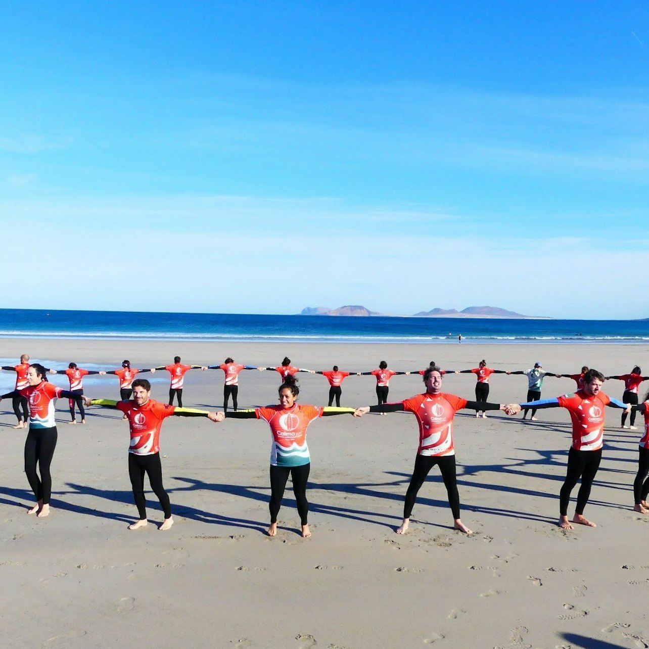 Bãi biển Famara: Bài học lướt sóng