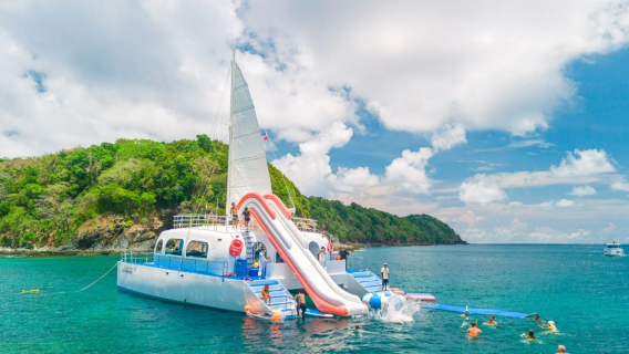 [Tur Kapal Pesiar Opsional dengan Perosotan] Tur Setengah Hari Keluarga di Pulau Telur Phuket / Tersedia Pilihan Pagi atau Sore