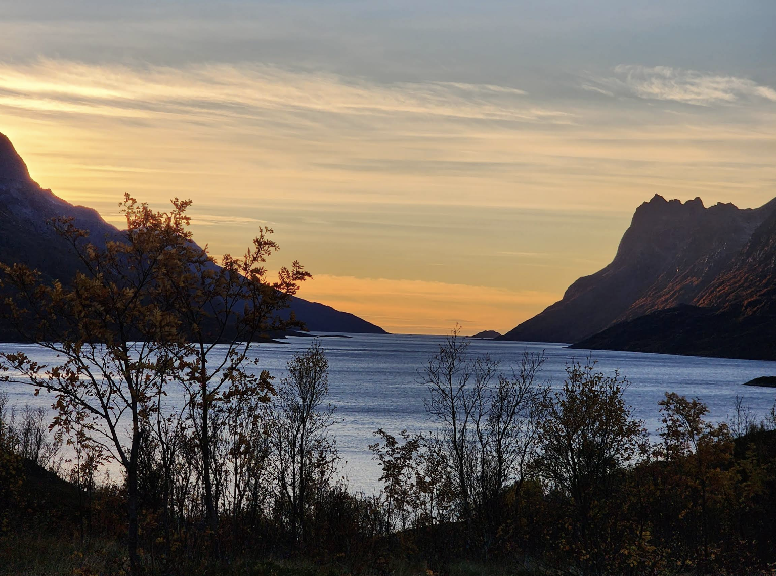 挪威特羅姆瑟+芬斯內斯+塞尼亞島索瑪若伊【包車-跟團查詢客戶服務支援】