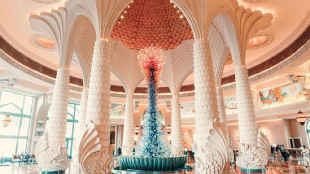 Buffet en el Atlantis de Dubái - Restaurante Kaleidoscope en Palm Jumeirah/Restaurante Saffron - Temas diarios diferentes