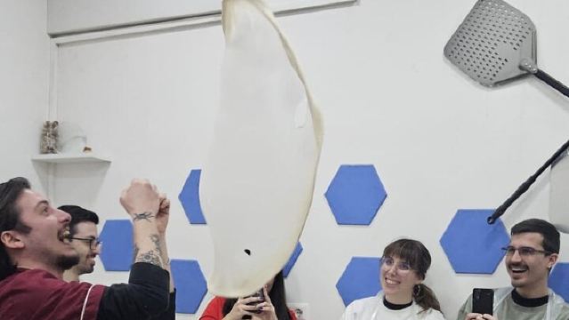 Authentic Pizza Making Class in Naples with Appetizers and Drink