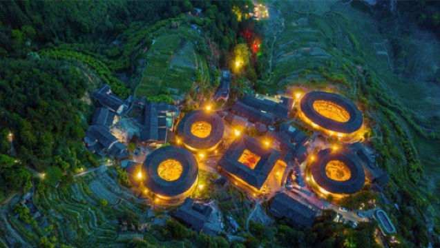 Xiamen Round-Trip: Tianluokeng Tulou Cluster + Yuchang Building + Taxia Village | Customizable Itinerary | Foreign Guest Reception