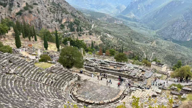 Lawatan sehari Athens pergi-balik - Bandar Arachova - Tapak arkeologi Delphi - Muzium