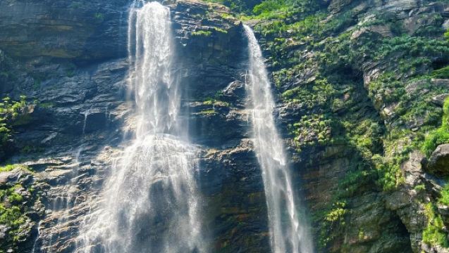 Lawatan sehari Jiujiang ke Air Terjun Tiga Tingkat Lushan + Xiufeng Peak + Akademi Bailudong untuk aktiviti popular