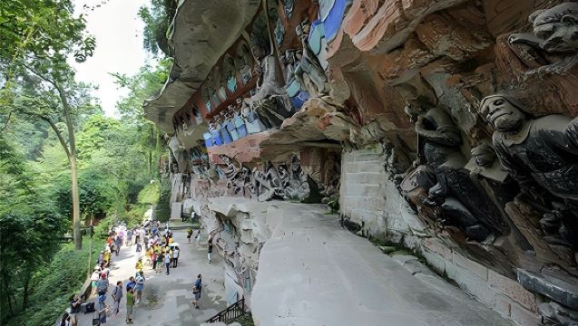 1-day private chartered tour with driver to Dazu rock carvings & Ciqikou in Chongqing | Admission ticket not included