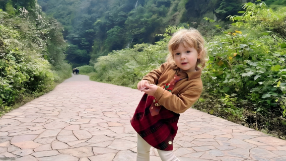 1-day tour to Three Natural Bridges (departing from Chongqing, suitable for seniors and children)