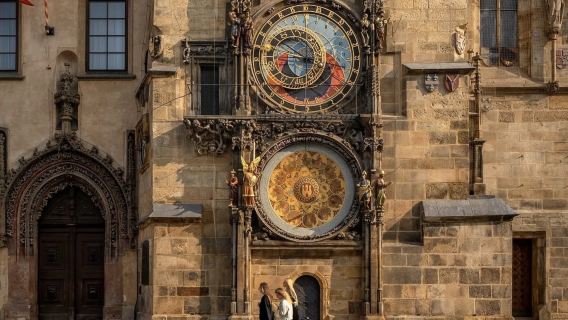 Lawatan Sehari Sewaan Peribadi Mendalam Bandar Prague | Dataran Bandar Lama + Istana + Jam Astronomi + Jambatan Charles