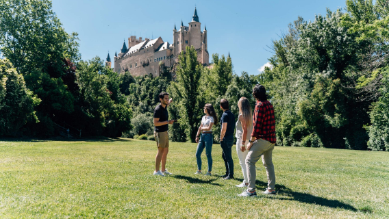 From Madrid to Segovia including admission ticket to Alcázar de Segovia