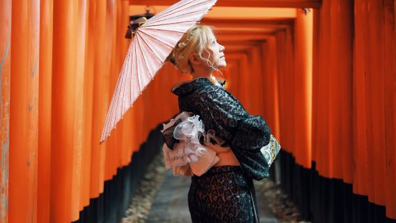 Experiência de Quimono e Yukata em Quioto com Maquiagem Japonesa/Fotografia – Loja Ookini Fushimi Inari