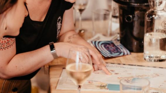 Toulouse: Wine Bar Walking Tour with a Local Wine Expert