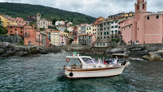 From La Spezia: Lerici, Portovenere&Islands - Lunch on board