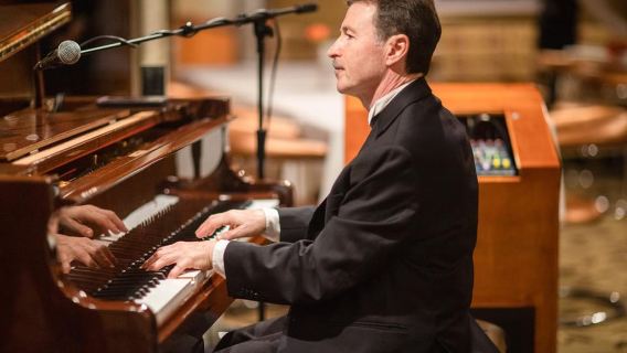 Honolulu: Nova Five Star Sunset Dinner Cruise with Live Jazz