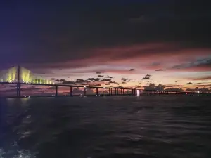 2.5-Hour Sunset Cruise Tour in St. Petersburg