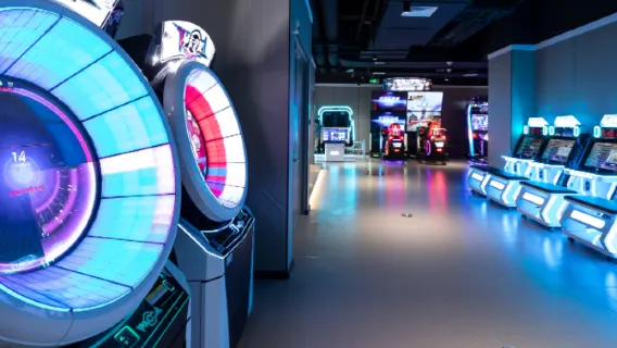 Aqila Hot Spring (all week long) 24-hour bath ticket + free e-sports play + free overnight stay