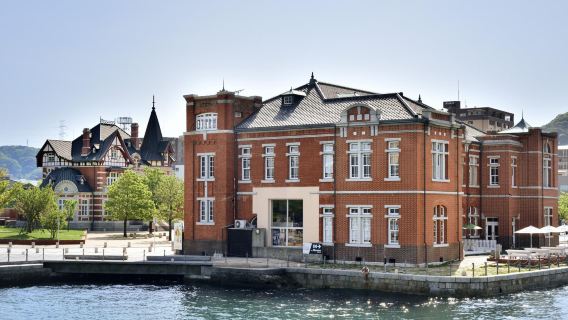 唐戸市場、門司港レトロエリア、小倉城、北九州市の宮地嶽神社への日帰りツアー