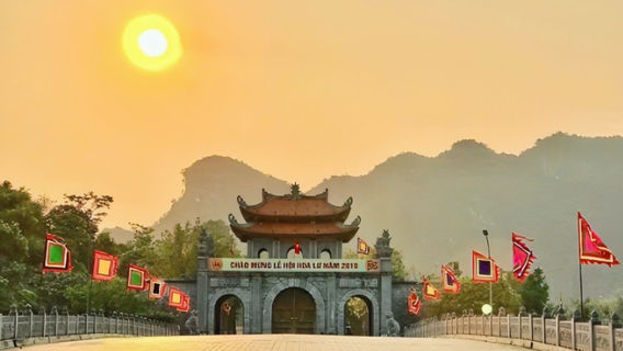 Hoa Lu District