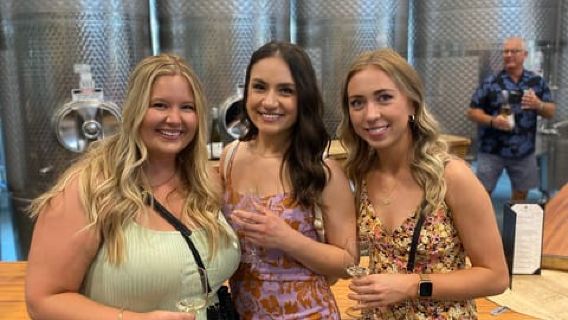 Kelowna: Mystery Full Day Guided Wine Tour