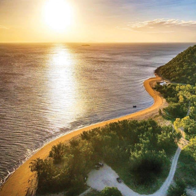 Magnetic Island : visite en bus safari au coucher du soleil à West Point