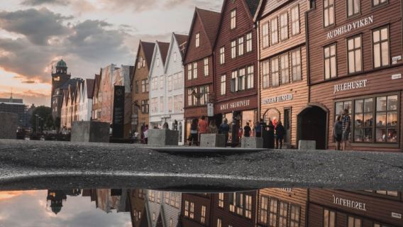 Commander après consultation/Forteresse de Bergenhus, Bryggen, Ulriken, Musée de Bryggen en Norvège/Aéroport/Transport de point à point/Guide touristique et chauffeur/Service de voiture privée