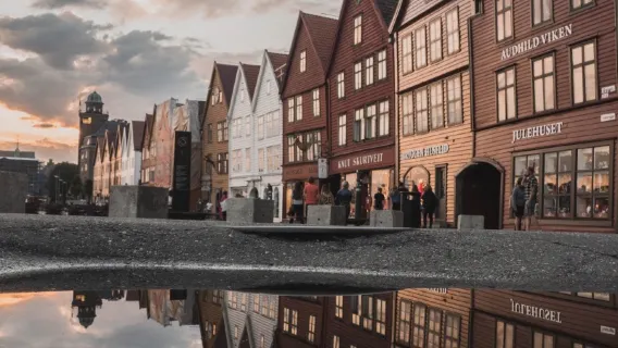 Book after inquiry/Norway Bergen Bryggen Hanseatic Wharf, Bergenhus Fortress, Ulriken, Bryggens Museum/Airport/Point-to-point car service/Tour guide and driver/Private car service