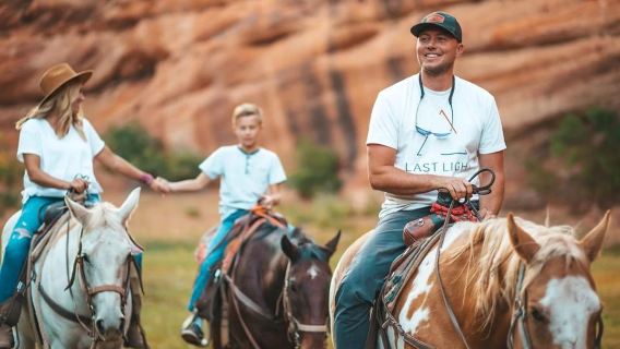 Kanab: ประสบการณ์ขี่ม้าที่ Cave Lakes Canyon