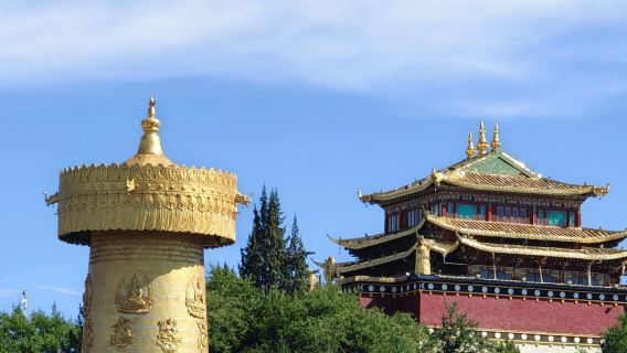 Tiger Leaping Gorge + Shangri-La Tagesausflug | Reines Vergnügen | Herrscherbankett | Große Gebetsfahnen | Rückfahrt über die Autobahn