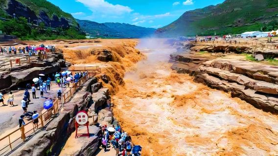 tour di un giorno alle cascate Hukou del fiume Giallo di Shaanxi Yan'an con trasferimento dalla stazione all'interno della terza tangenziale di Xi'an, biglietto d'ingresso e pranzo inclusi