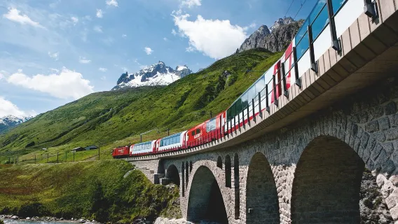 Swiss Glacier Express + Swiss Alps & Lucerne 1-day Tour (English-speaking Group)
