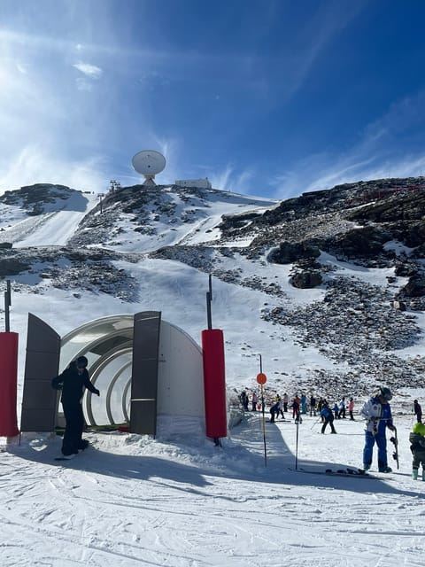 Daripada Nerja/Almunecar: Sierra Nevada: pemain ski dan bukan pemain ski