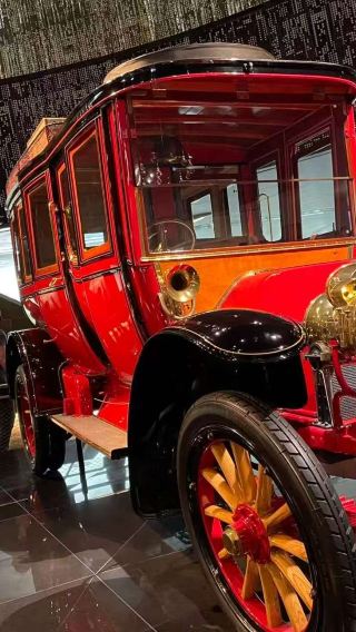 Porsche Museum + Weinbaumuseum Uhlbach + Mercedes-Benz Museum